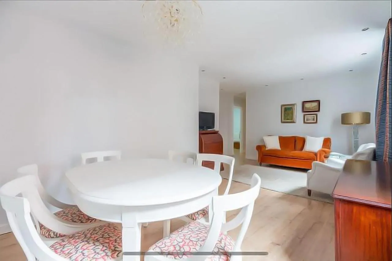 Cosy Apartment Areeta Station Las Arenas Getxo